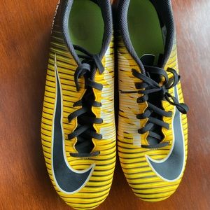 Nike Mercurial Soccer Cleats - like new - size 11 mens
